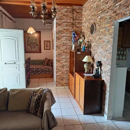 το σπίτι της δήμητρας Платамонас