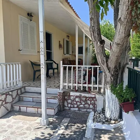 το σπίτι της δήμητρας Platamónasz